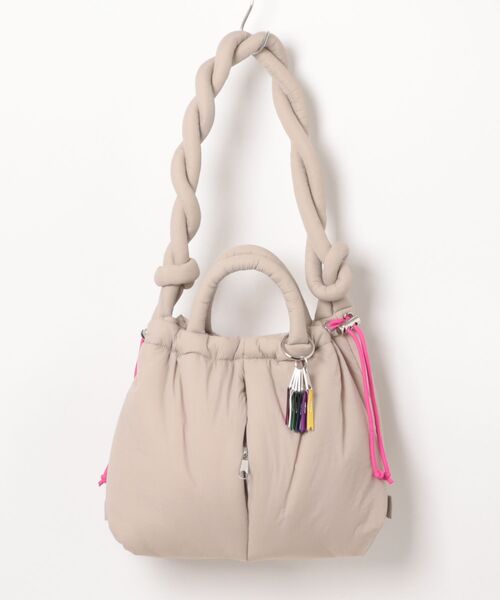 Cheek(チーク)の「puff kinchaku 2WAY tote(ショルダーバッグ・レディース・イエロー/パープル/グレー/ブラック/カーキ・FREE)」の15枚目の写真