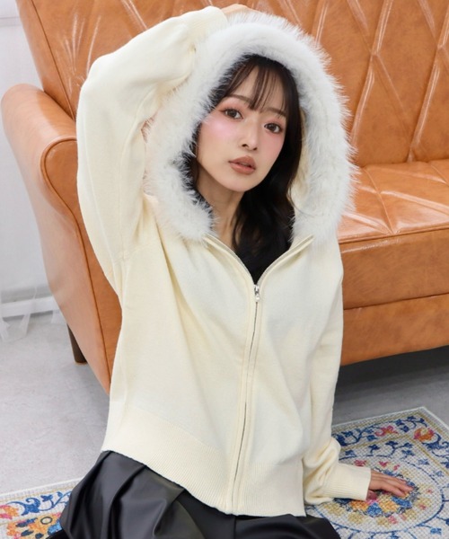 CECIL McBEE(セシルマクビー)の「ファートリミングxアンゴラライクZIPパーカー(ニット/セーター・レディース・ピンク/ブラック/オフホワイト・MEDIUM)」の12枚目の写真