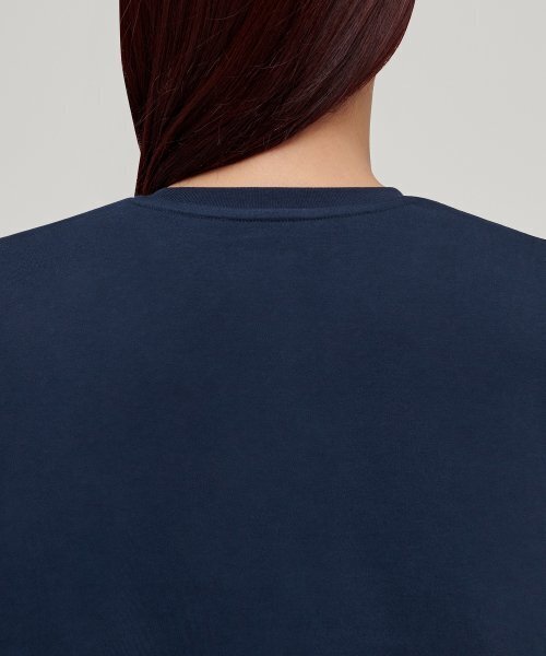 MUSINSA STANDARD WOMAN（ムシンサスタンダードウーマン）の「ウィメンズクルーネッククロップTシャツ[ネイビー]（Tシャツ/カットソー・レディース・その他・SMALL/MEDIUM/LARGE/X-SMALL）」の4枚目の写真