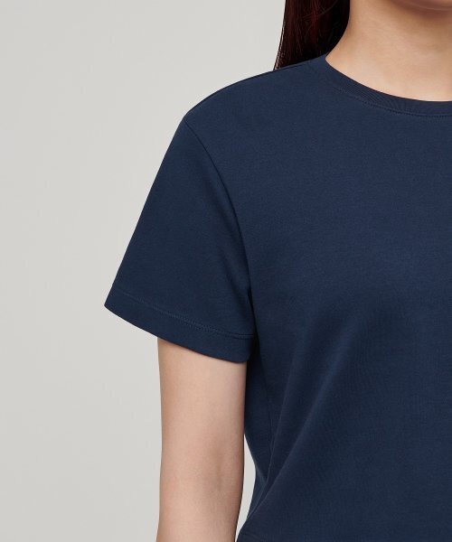 MUSINSA STANDARD WOMAN（ムシンサスタンダードウーマン）の「ウィメンズクルーネッククロップTシャツ[ネイビー]（Tシャツ/カットソー・レディース・その他・SMALL/MEDIUM/LARGE/X-SMALL）」の5枚目の写真