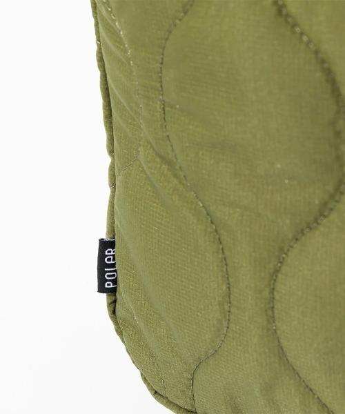 POLeR（ポーラー）の「POLER QUILTED STROLL SHOULDER（ポーラー キルテッド ストロール ショルダー）（ショルダーバッグ・メンズ・ブラック/オリーブ・ONE SIZE）」の5枚目の写真
