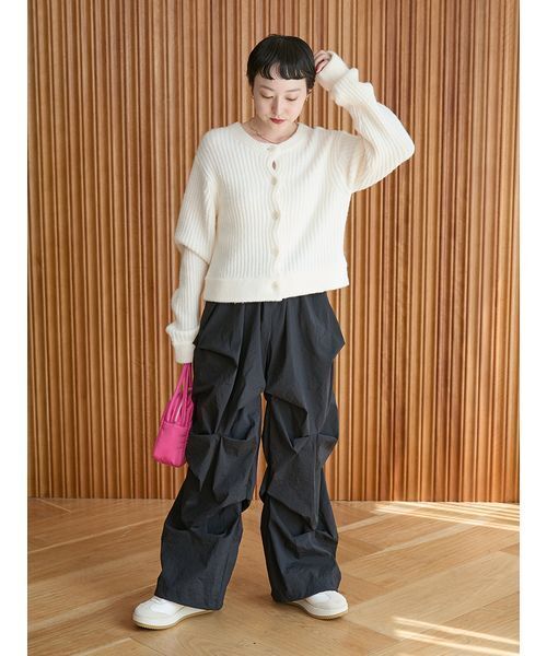 emmi(エミ)の「ランダムタックナイロンワークパンツ(その他パンツ・レディース・ホワイト/グレー/ブラック・0/1)」の3枚目の写真