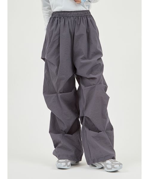 emmi(エミ)の「ランダムタックナイロンワークパンツ(その他パンツ・レディース・ホワイト/グレー/ブラック・0/1)」の4枚目の写真