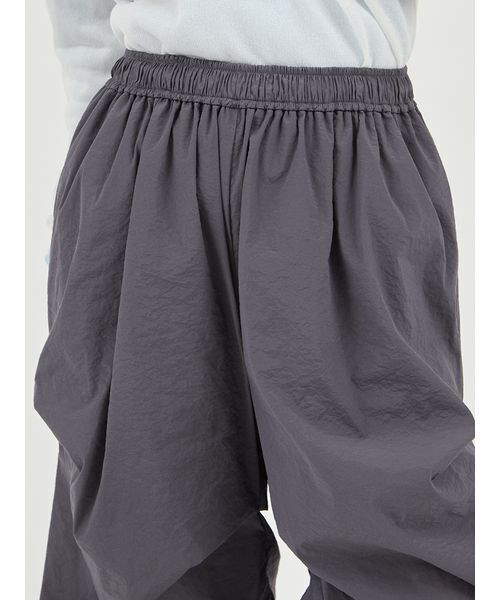 emmi(エミ)の「ランダムタックナイロンワークパンツ(その他パンツ・レディース・ホワイト/グレー/ブラック・0/1)」の7枚目の写真