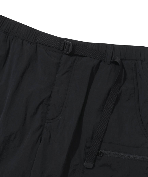 COVERNAT（カバーナット）の「カーゴバックルショーツ ブラック（その他パンツ・レディース・その他・LARGE/MEDIUM/SMALL/X-LARGE/X-SMALL/XX-LARGE）」の3枚目の写真