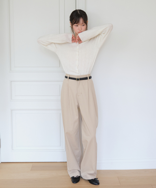 YUPPE(ヨッペ)の「TUCKED COTTON PANTS_BEIGE(その他パンツ・レディース・その他・SMALL/MEDIUM)」の6枚目の写真