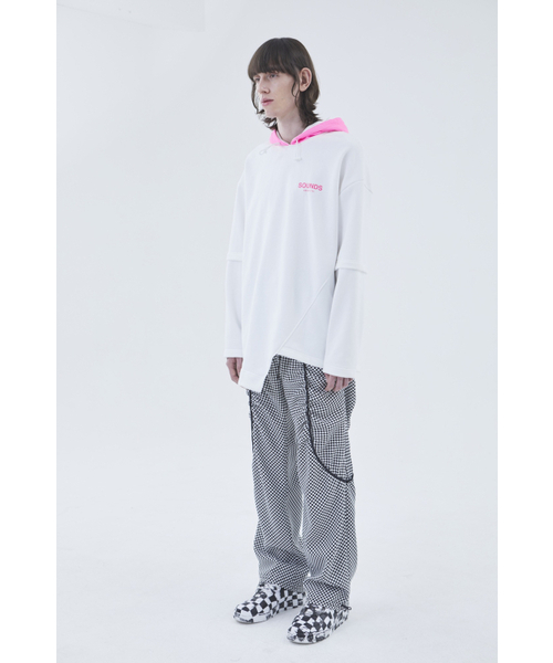 BMUETTE(ビムウィエ)の「配色カットフード(パーカー・メンズ・ホワイト・SMALL/MEDIUM)」の2枚目の写真