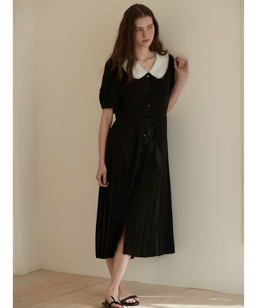 BEMUSE MANSION(ビミューズマンション)の「Sheer collar pleats dress - Black(ワンピース・レディース・ブラック・FREE)」の1枚目の写真