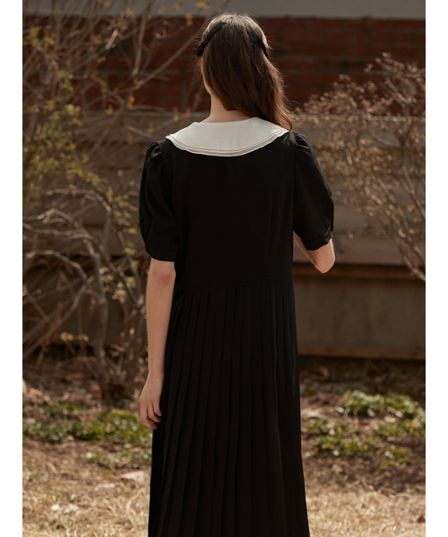 BEMUSE MANSION(ビミューズマンション)の「Sheer collar pleats dress - Black(ワンピース・レディース・ブラック・FREE)」の3枚目の写真