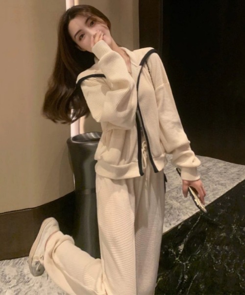 NoBelle（ノベル）の「上下セットアップ　配色ジャージフードトップス＆パンツ（ジャージ・レディース・ブラック/ホワイト・M/L）」の2枚目の写真