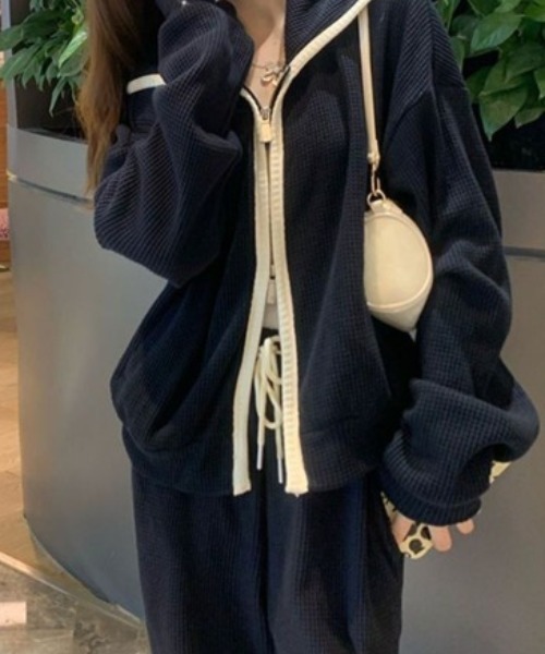 NoBelle（ノベル）の「上下セットアップ　配色ジャージフードトップス＆パンツ（ジャージ・レディース・ブラック/ホワイト・M/L）」の8枚目の写真