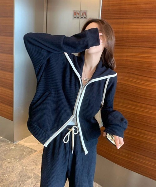 NoBelle（ノベル）の「上下セットアップ　配色ジャージフードトップス＆パンツ（ジャージ・レディース・ブラック/ホワイト・M/L）」の12枚目の写真