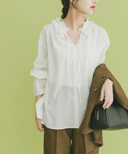 ITEMS URBANRESEARCH(アイテムズ アーバンリサーチ)の「『イージーケア』フリルカラープルブラウス(シャツ/ブラウス・レディース・オフホワイト/ブルー系その他/ブラック・FREE)」の5枚目の写真
