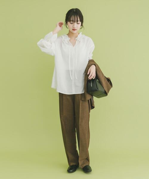 ITEMS URBANRESEARCH(アイテムズ アーバンリサーチ)の「『イージーケア』フリルカラープルブラウス(シャツ/ブラウス・レディース・オフホワイト/ブルー系その他/ブラック・FREE)」の6枚目の写真