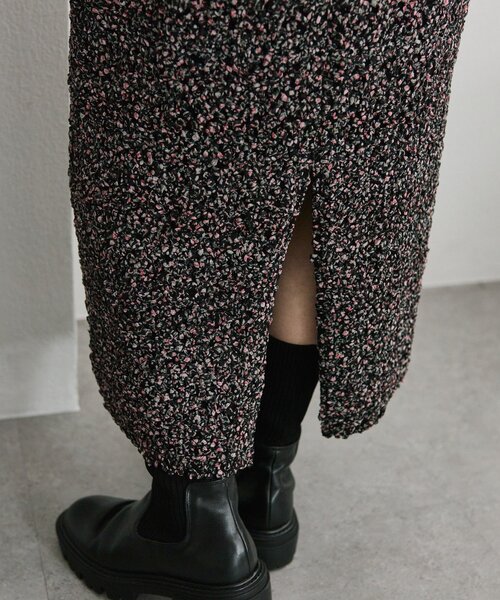 ear PAPILLONNER（イアパピヨネ）の「花柄シャーリングスカート【SUM1 STYLE】（スカート・レディース・ブラック・FREE）」の3枚目の写真