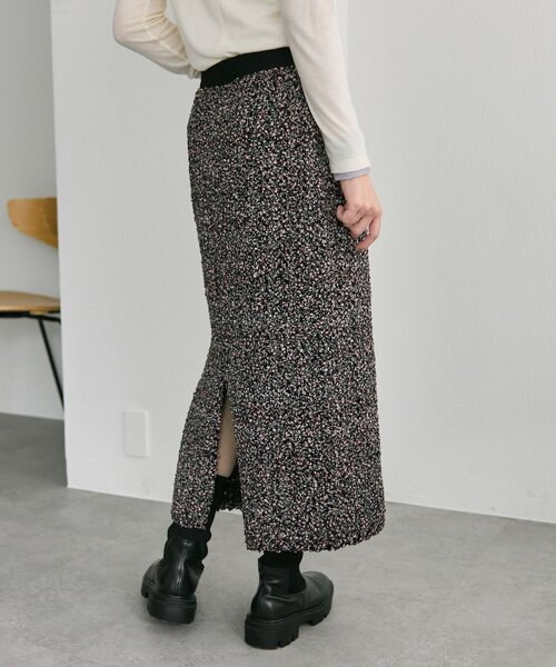 ear PAPILLONNER（イアパピヨネ）の「花柄シャーリングスカート【SUM1 STYLE】（スカート・レディース・ブラック・FREE）」の7枚目の写真