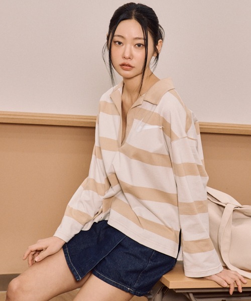 NIKE(ナイキ)の「ナイキ スポーツウェア ウィメンズ オーバーサイズド トップス / Nike Sportswear Women's Oversized Top IQ0441-072 Light Bone(ポロシャツ・レディース・オフホワイト・L/XL/XS/S/M)」の3枚目の写真