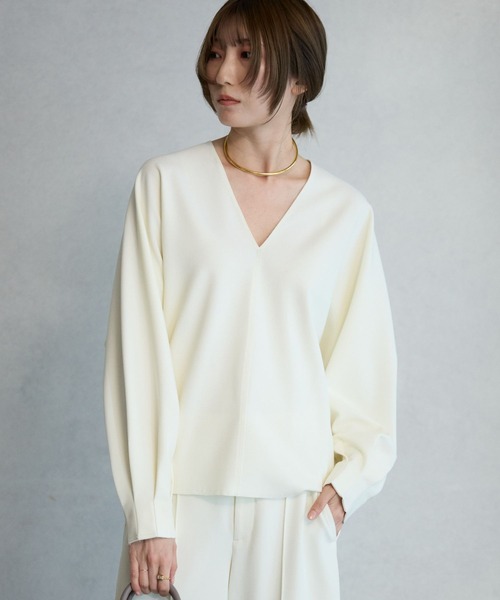 BABYLONE（バビロン）の「【多機能素材】ジョーゼットVネックプルオーバー（Tシャツ/カットソー・レディース・ブラック/ホワイト・FREE）」の2枚目の写真