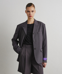 AHRE（アフレ）の「CROP 3-BUTTON SUMMER JACKET_DARK GREY（テーラードジャケット）」