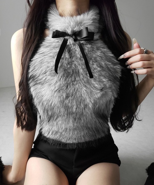 me+em select(ミームセレクト)の「【 リボン取り外し可能2way 】ホルターネックフェイクファーリボントップス / halter neck fake fur ribbon tops(その他トップス・レディース・グレー/ピンク・FREE)」の1枚目の写真