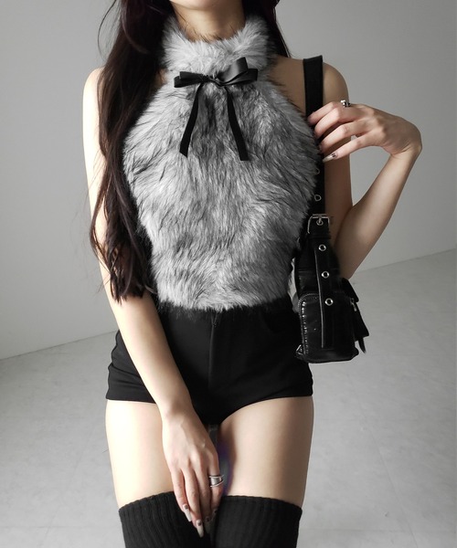 me+em select(ミームセレクト)の「【 リボン取り外し可能2way 】ホルターネックフェイクファーリボントップス / halter neck fake fur ribbon tops(その他トップス・レディース・グレー/ピンク・FREE)」の11枚目の写真
