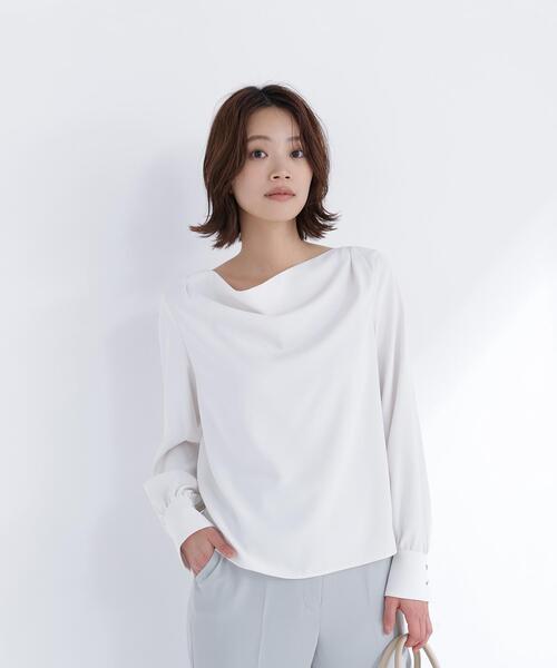 NATURAL BEAUTY BASIC(ナチュラルビューティーベーシック)の「◇ドレープネックブラウス(シャツ/ブラウス・レディース・オフホワイト/ブラウン/ピンク・SMALL/MEDIUM)」の2枚目の写真