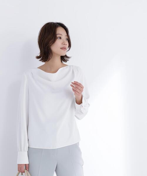 NATURAL BEAUTY BASIC（ナチュラルビューティーベーシック）の「◇ドレープネックブラウス（シャツ/ブラウス・レディース・オフホワイト/ブラウン/ピンク・SMALL/MEDIUM）」の8枚目の写真