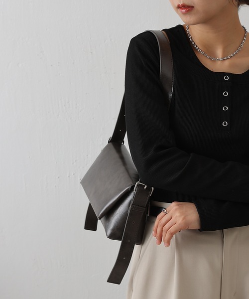 COLONY 2139（コロニートゥーワンスリーナイン）の「コンパクトショルダーバッグ（ショルダーバッグ・レディース・ブラウン/ブラック・FREE）」の10枚目の写真