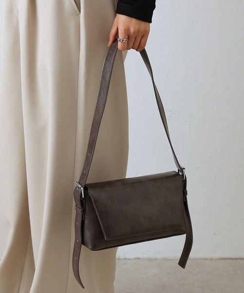 COLONY 2139（コロニートゥーワンスリーナイン）の「コンパクトショルダーバッグ（ショルダーバッグ・レディース・ブラウン/ブラック・FREE）」の11枚目の写真