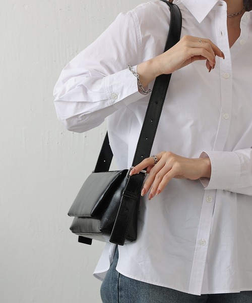 COLONY 2139（コロニートゥーワンスリーナイン）の「コンパクトショルダーバッグ（ショルダーバッグ・レディース・ブラウン/ブラック・FREE）」の4枚目の写真