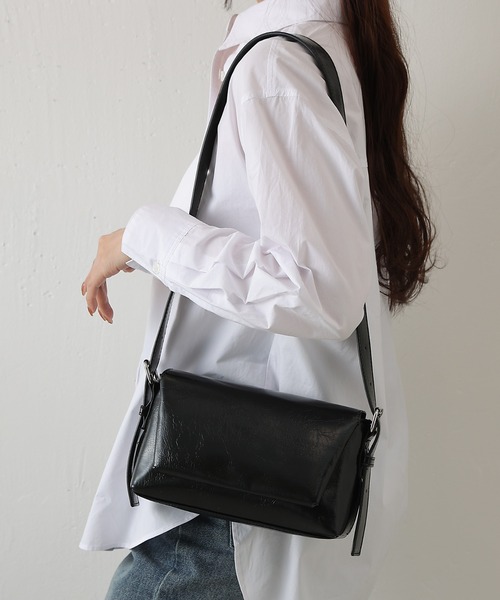 COLONY 2139（コロニートゥーワンスリーナイン）の「コンパクトショルダーバッグ（ショルダーバッグ・レディース・ブラウン/ブラック・FREE）」の5枚目の写真