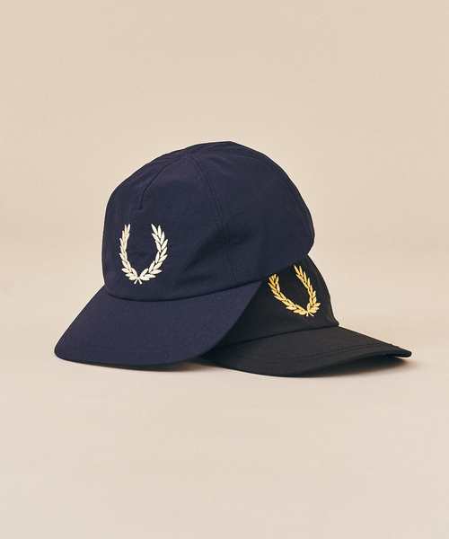 FRED PERRY(フレッドペリー)の「FRED PERRY / フレッドペリー417別注 Bold Branding キャップ(キャップ・メンズ・ネイビー/ブラック・FREE)」の1枚目の写真