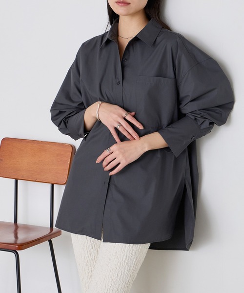 forksy.（フォルクシー）の「【forksy】＜エブリデイシリーズ＞ロングカフス オーバーサイズ ルーズシャツ（シャツ/ブラウス・レディース・ブルー系/チャコール/オフホワイト/サックスブルー/ブラウン/ピンク・L/M）」の3枚目の写真