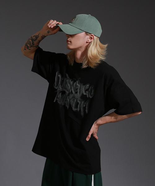 LIKE THE MOST(ライクザモースト)の「アウェイ LTM ラウンドオーバー Tシャツ_ブラック(Tシャツ/カットソー・レディース・ブラック・L/M/S/XL)」の3枚目の写真