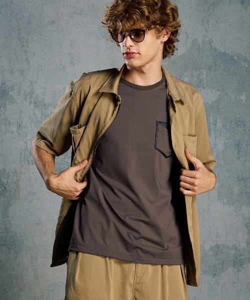 wjk(ダヴルジェイケイ)の「mt10205- drawstring leather pocket S-S ポケットTシャツ(7132 ny58i)(Tシャツ/カットソー・メンズ・ライトベージュ/チャコール/ブラック・S/M/L/XL)」の9枚目の写真