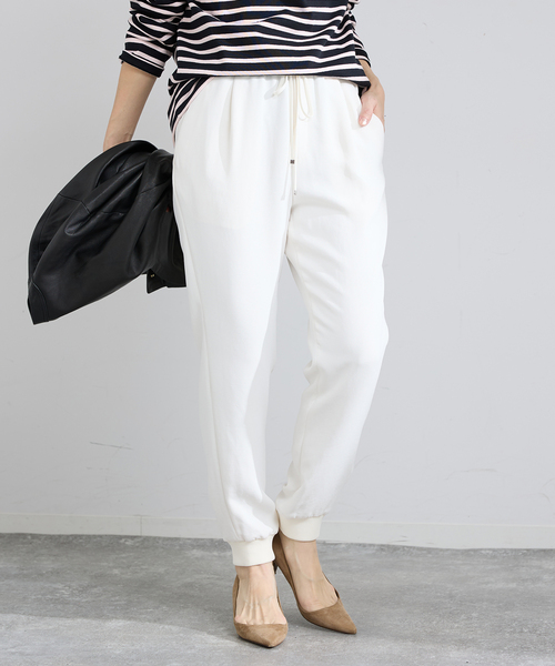 IENA（イエナ）の「イージージョガーパンツ（スウェットパンツ・レディース・ブラック/ホワイト・36/38）」の12枚目の写真