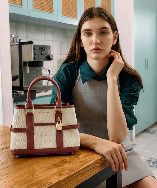 CHARLES & KEITH（チャールズ & キース）の「Scottie ミニスコッティー