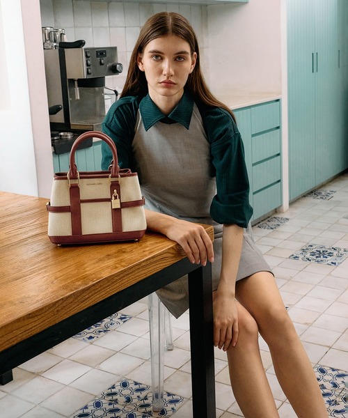 CHARLES & KEITH（チャールズ & キース）の「Scottie ミニスコッティー