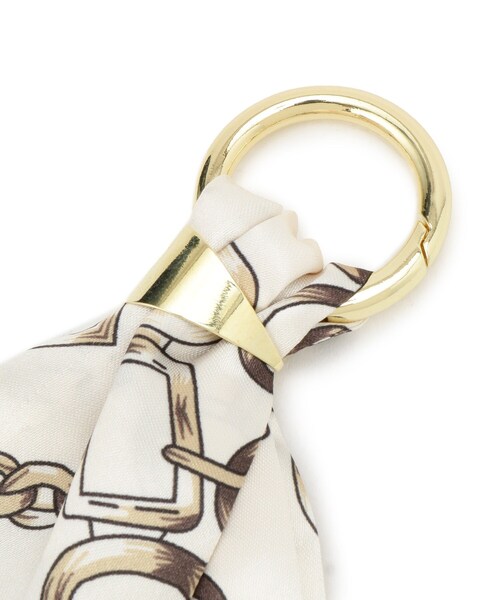 SHOO・LA・RUE（シューラルー）の「スカーフリング付きチャーム（チャーム・レディース・ブラウン系1/アイボリー系/ブラック系/イエロー系/ベージュ系・00）」の7枚目の写真