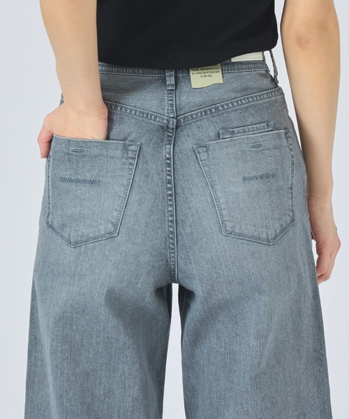 YANUK（ヤヌーク）の「【YANUK】Wide Flare FRG ワイドフレアパンツ（デニムパンツ・レディース・グレー・34/36/38）」の8枚目の写真