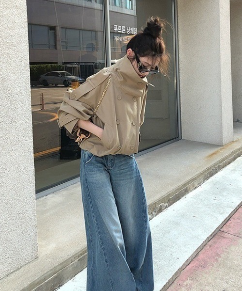 LAC-VERT（ラック・ヴェール）の「スタンドカラーショートトレンチジャケット（トレンチコート・レディース・ベージュ・LARGE/MEDIUM）」の3枚目の写真