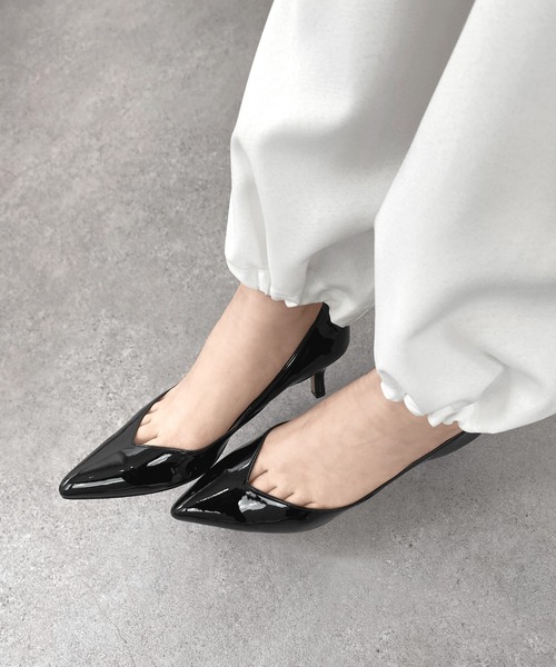 MAMIAN(マミアン)の「ポインテッドトゥ Vカット 切り替えパンプス (5.0cmヒール)(パンプス・レディース・シルバー/ベージュ/ブラック・23.0cm/23.5cm/24.0cm/24.5cm/22.5cm/25.0cm)」の7枚目の写真