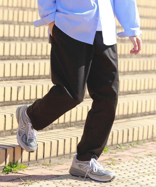 ITEMS URBANRESEARCH(アイテムズ アーバンリサーチ)の「ハイストレッチリラックスパンツ(その他パンツ・メンズ・ブラック/カーキ/ベージュ/インディゴブルー・LARGE/SMALL/MEDIUM)」の5枚目の写真