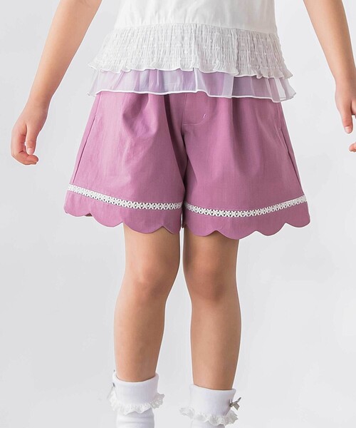 BeBe Petits Pois Vert(ベベプチポワヴェール)の「【店舗限定】裾はしごレースキュロット(その他パンツ・キッズ・パープル/ブルー・130cm/110cm/120cm/160cm/150cm/140cm)」の1枚目の写真