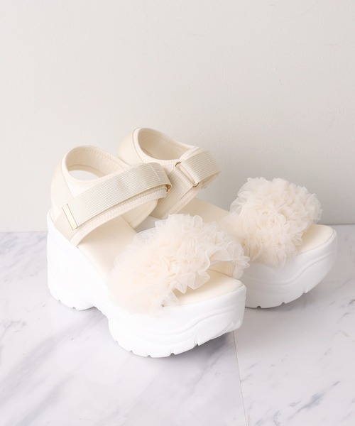 one after another NICE CLAUP（ワンアフターアナザーナイスクラップ）の「【tulle collection】チュールフリルサンダル（サンダル・レディース・アイボリー/ブラック/サックスブルー・S/M/L）」の17枚目の写真