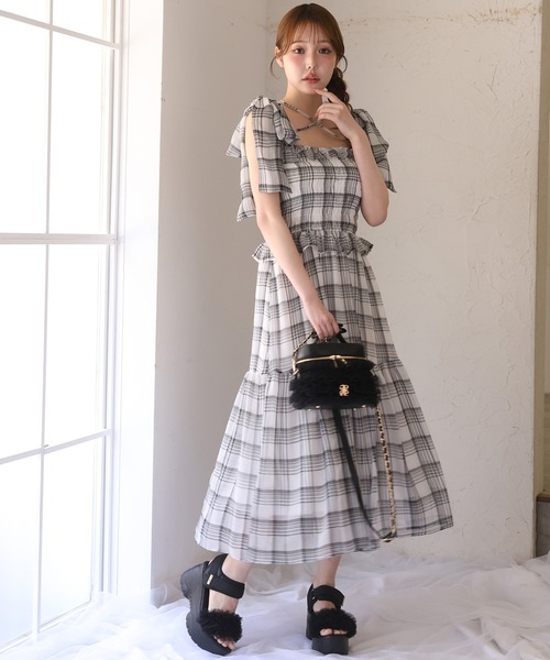 one after another NICE CLAUP（ワンアフターアナザーナイスクラップ）の「【tulle collection】チュールフリルサンダル（サンダル・レディース・アイボリー/ブラック/サックスブルー・S/M/L）」の4枚目の写真
