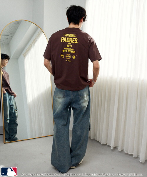 PUBLUX（パブリュクス）の「PUBLUX/パブリュクス ＜機能性素材＞別注MLB タイポグラフィ ロゴTシャツ　限定展開（Tシャツ/カットソー・メンズ・ネイビー/ブラック/ブルー/グレー/オフホワイト/ブラウン・LARGE/MEDIUM/SMALL）」の18枚目の写真
