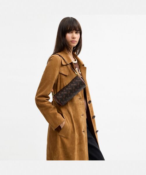 COACH(コーチ)の「バレル バッグ・ホース アンド キャリッジ プリント(ショルダーバッグ・レディース・ブラウン系その他・ONE)」の3枚目の写真
