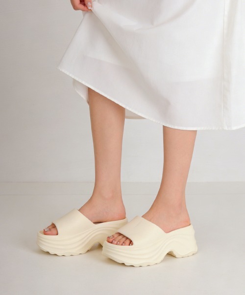 Miniministore(ミニミニストア)の「厚底サンダル 約7cm ビーチサンダル夏(サンダル・レディース・ブラック/アイボリー/ベージュ・L/S/M)」の8枚目の写真
