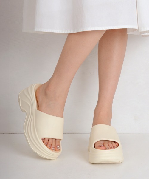 Miniministore(ミニミニストア)の「厚底サンダル 約7cm ビーチサンダル夏(サンダル・レディース・ブラック/アイボリー/ベージュ・L/S/M)」の9枚目の写真